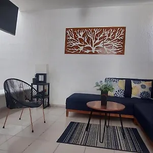 Casa En Puesta Del Sol/excelente Ubicación/2 Hab/wifi/netflix/super Comoda Сasa de vacaciones Mérida